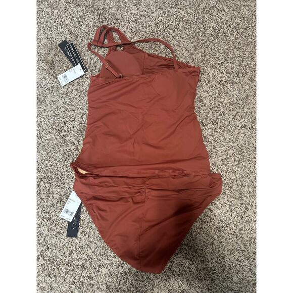 La Blanca tankini. NWT. Top size 10 bottom size 14. - Picture 4 of 11